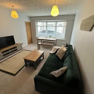 Cosy, 2 Bedroom In Town Centre Holiday home Guisborough